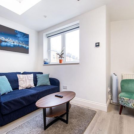 Cosy 1 Bed Apartment With Free Parking Close To Underground Station Zone 2 For Quick Access To Central London Up To 5 Guests Eksteriør billede