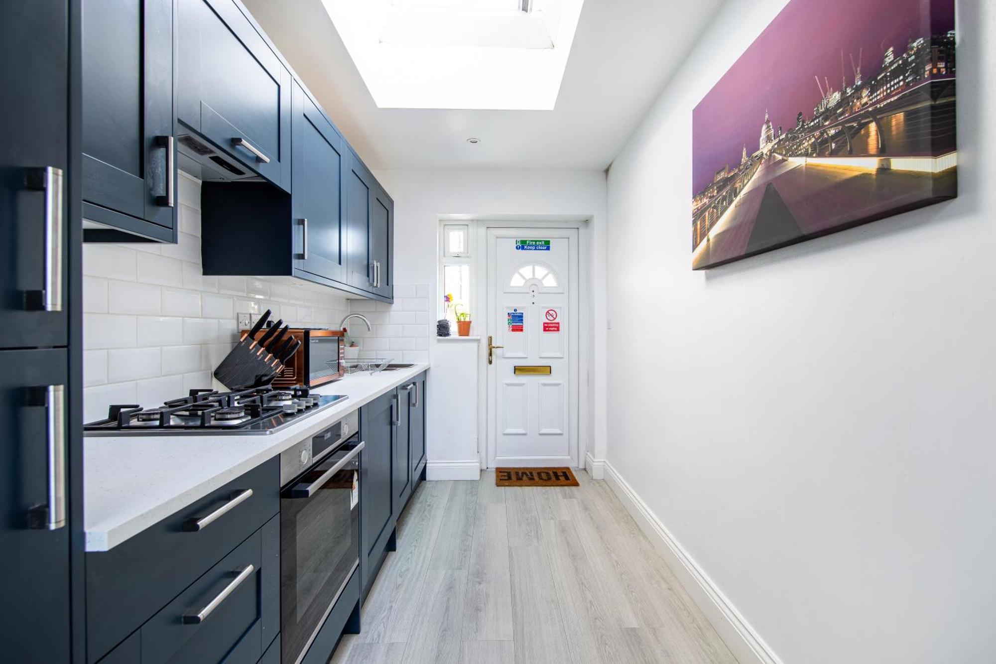 Cosy 1 Bed Apartment With Free Parking Close To Underground Station Zone 2 For Quick Access To Central London Up To 5 Guests Eksteriør billede