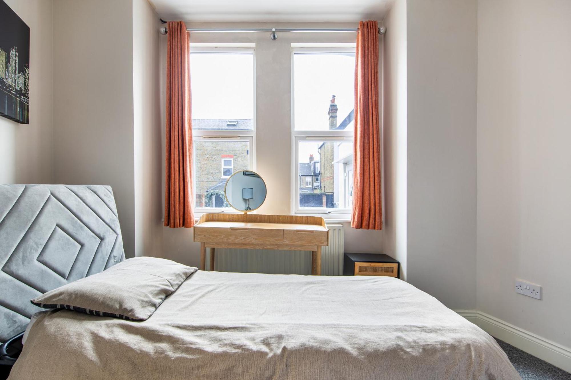 Cosy 1 Bed Apartment With Free Parking Close To Underground Station Zone 2 For Quick Access To Central London Up To 5 Guests Eksteriør billede